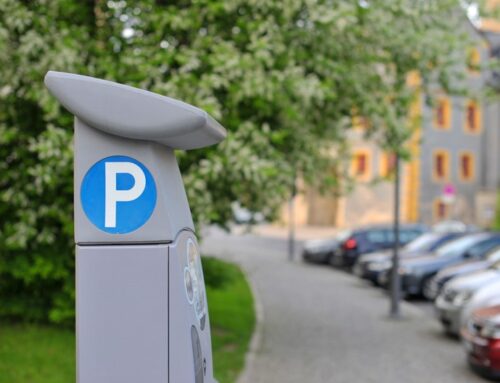 Prejudiciële vragen over karakter naheffingsaanslag parkeerbelasting